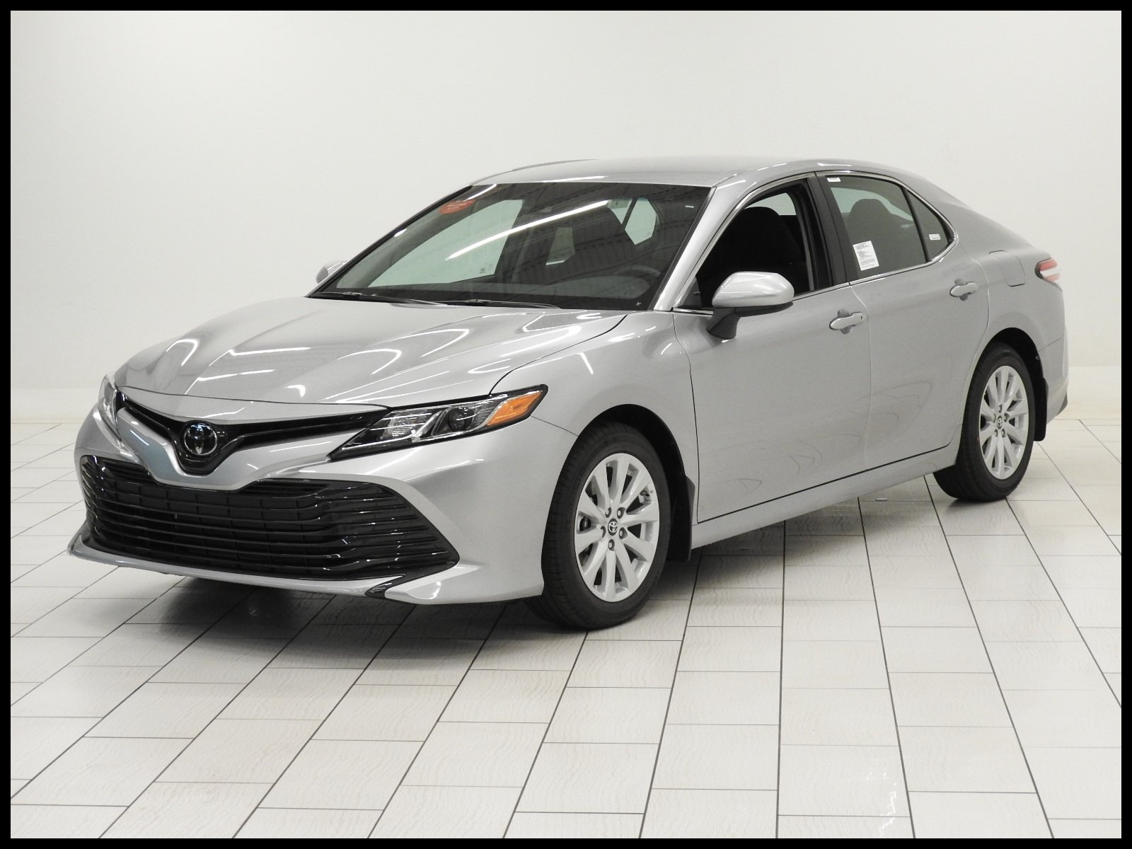 New 2018 Toyota Camry LE