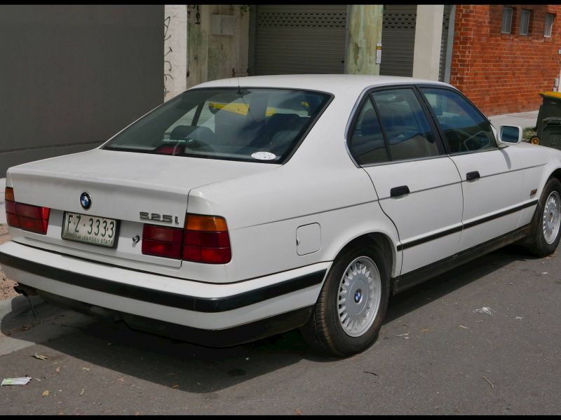 1999 Bmw 528i Specs