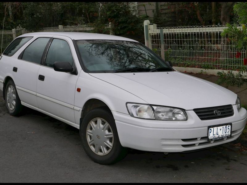 1999 toyota Camry Le Tire Size