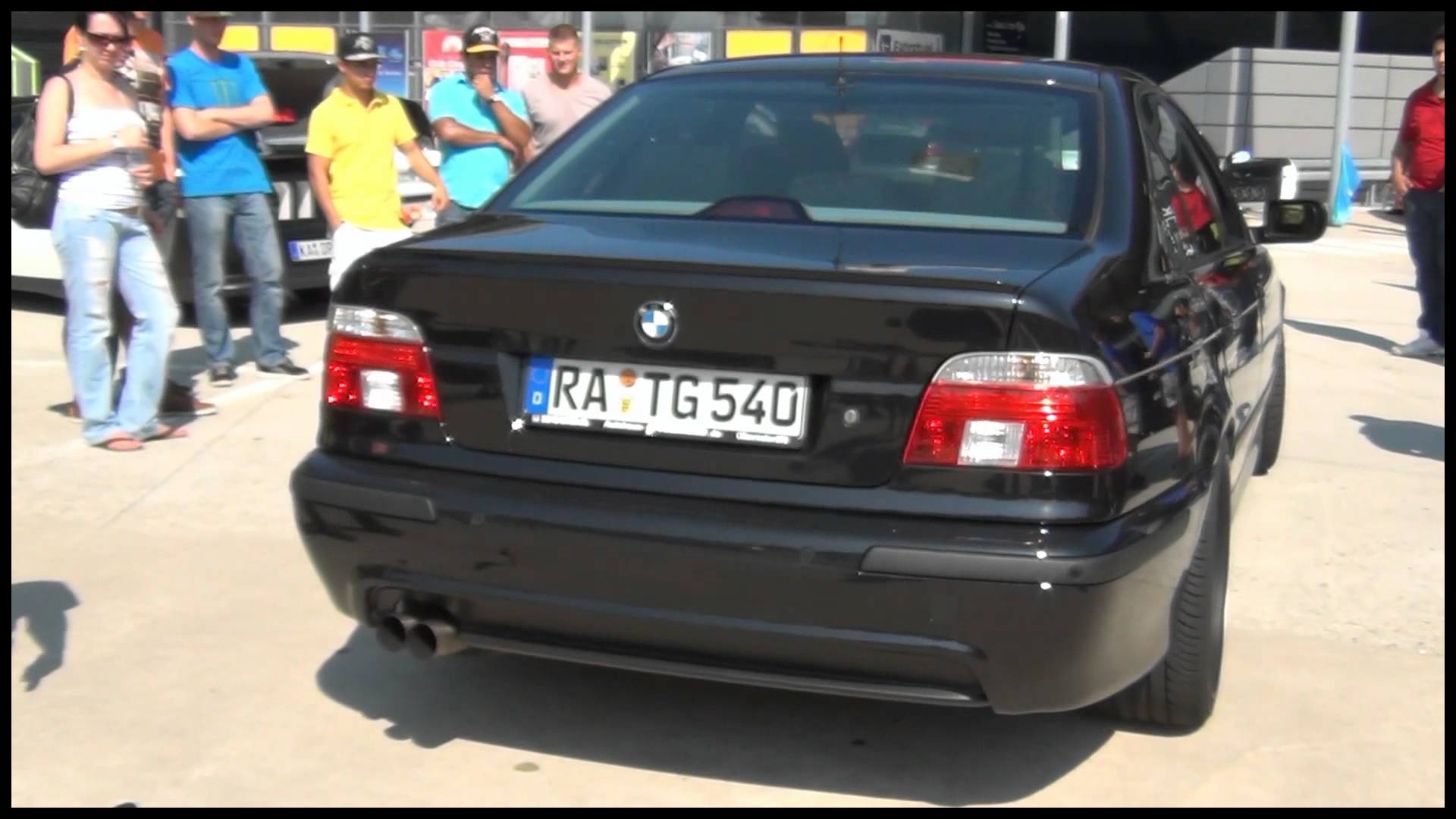 HD Decatted BMW 540i Lovely V8 Sound