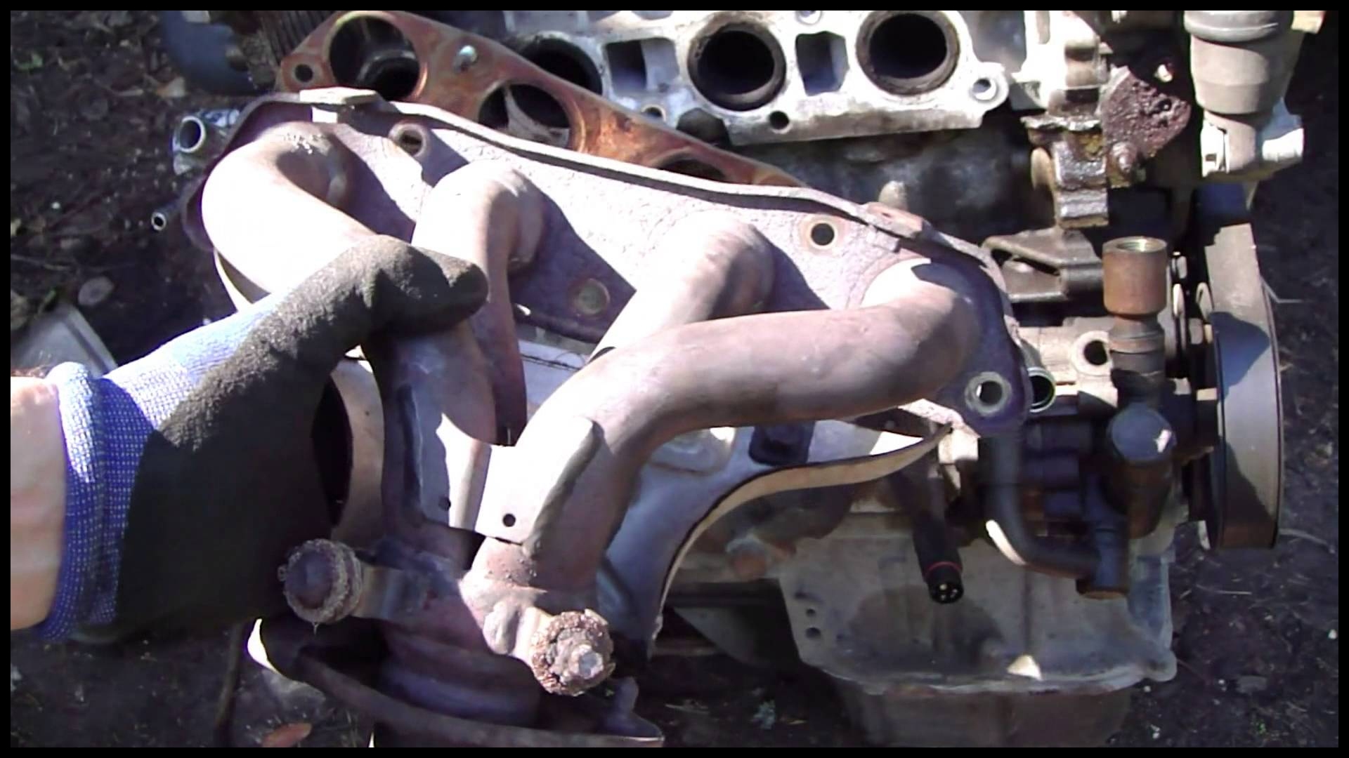 How to find leaks in exhaust manifold and exhaust pipe area