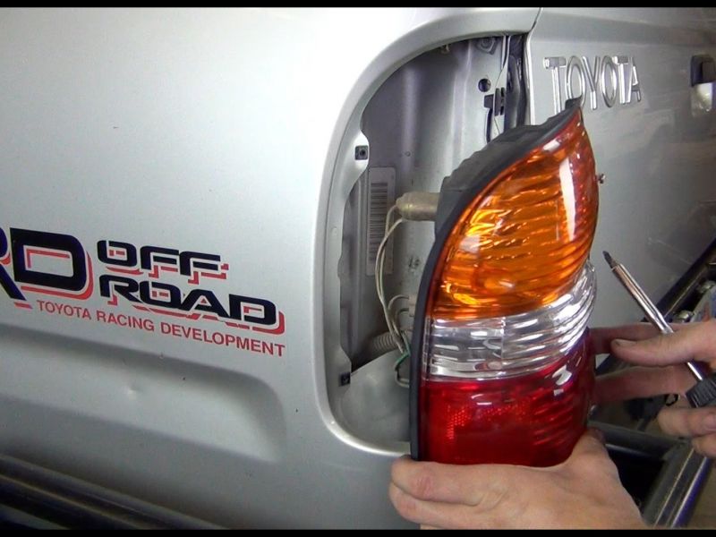 2003 toyota Tundra Tail Light Bulb