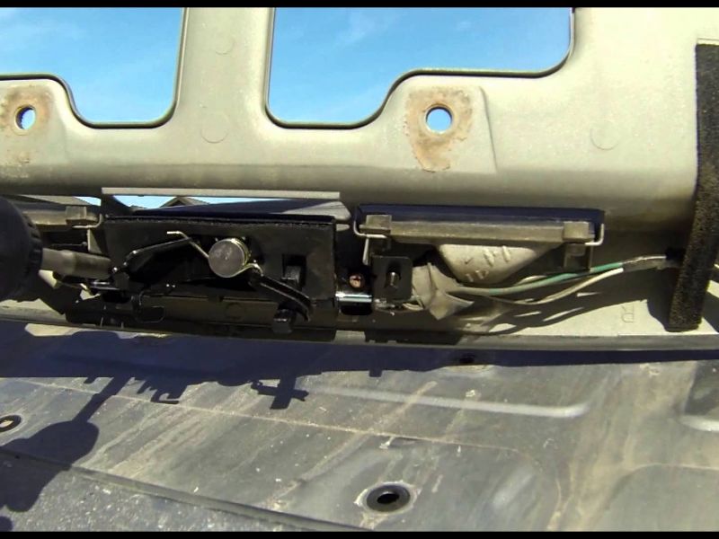 2003 toyota Tundra Tailgate Handle