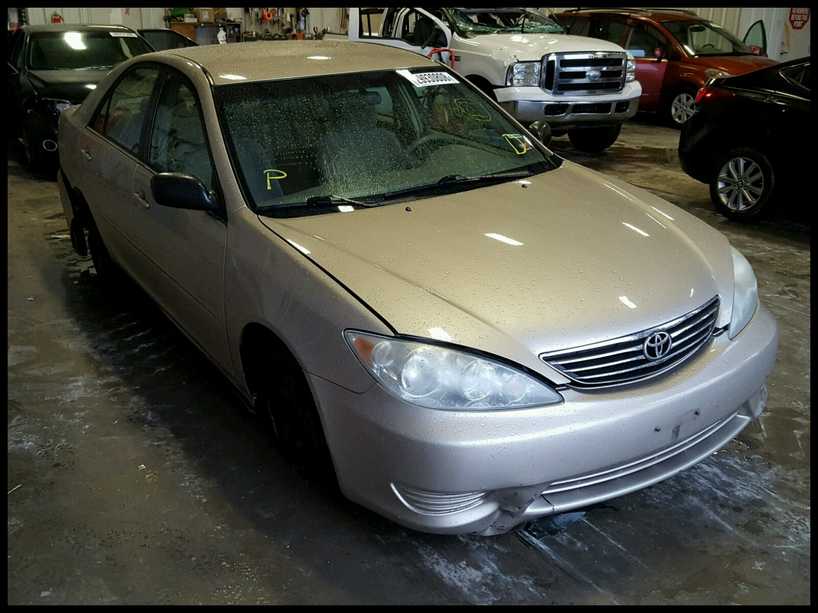 4T1BE32K55U 2005 TOYOTA CAMRY LE 2 4L Left View