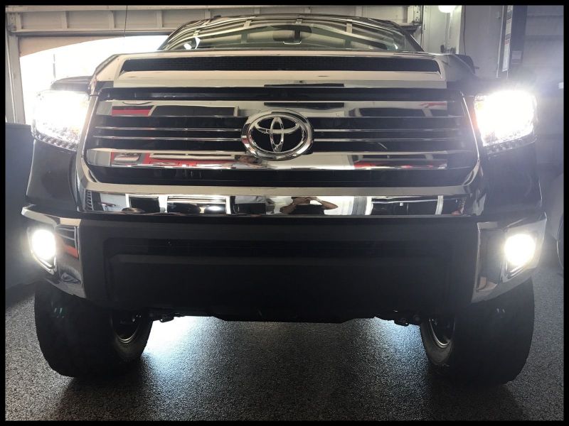 2008 toyota Tundra Oem Headlights