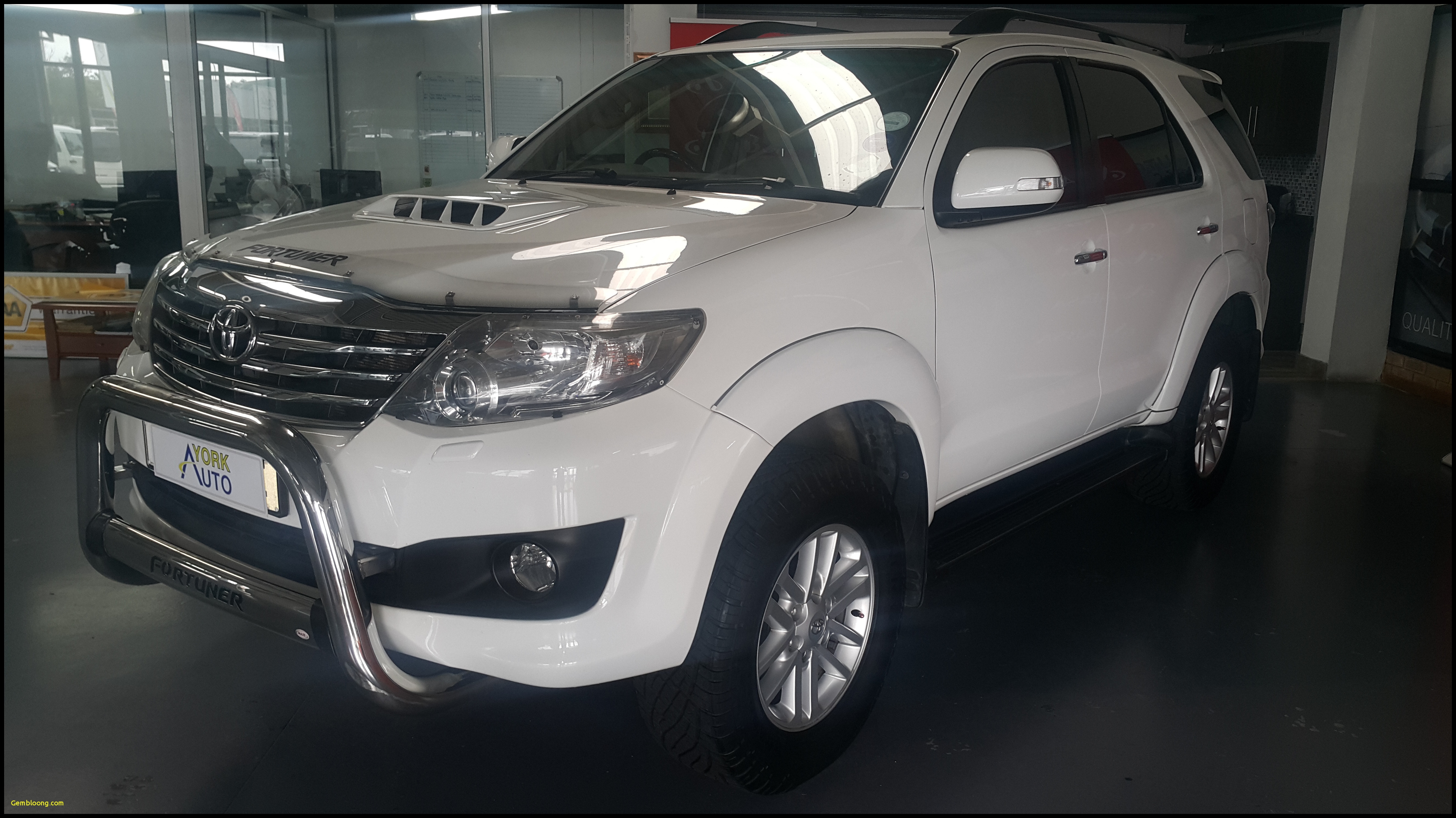 New 2018 toyota fortuner 2011 toyota fortuner 3 0d 4d 4—4 A T Pristine Spy
