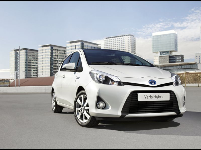 2012 toyota Yaris Yr