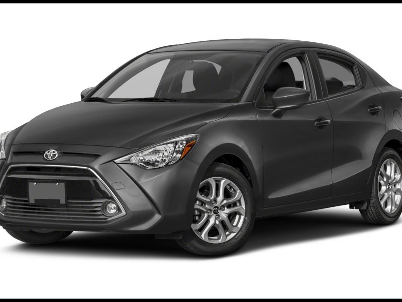 2017 toyota Yaris Ia Review