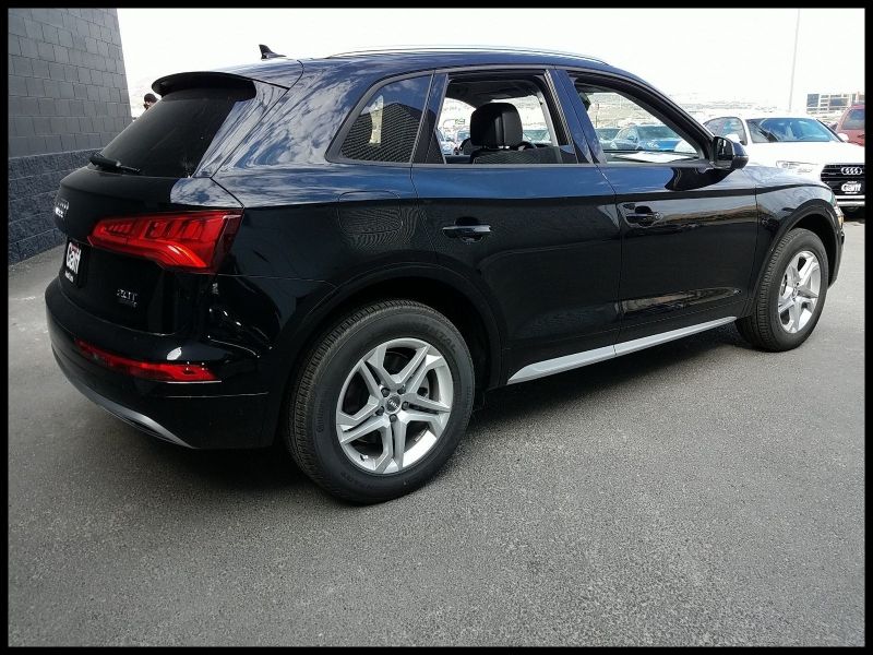 Audi Q5 Width