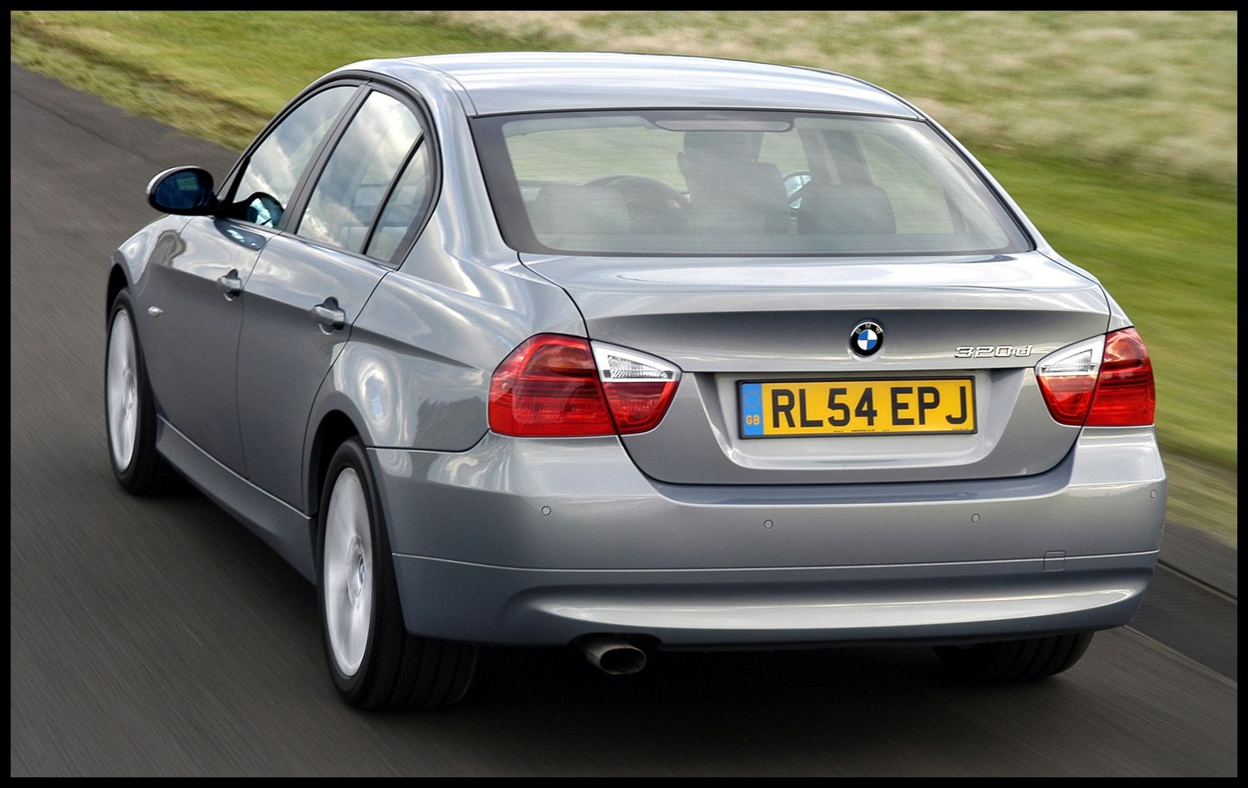 BMW 3 Series Saloon 2005 2011 Features Equipment and Accessories