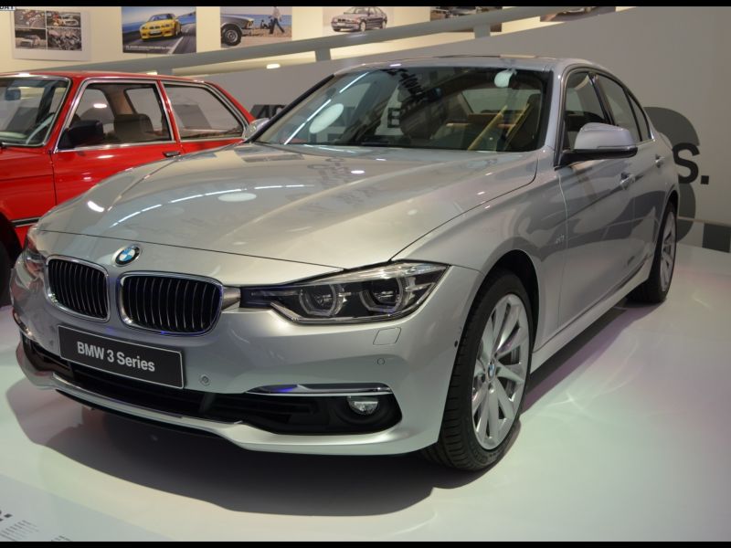 Bmw 320i Vs 330i