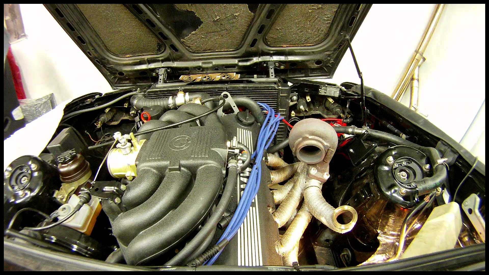 Timelapse BMW 325i changing headgasket
