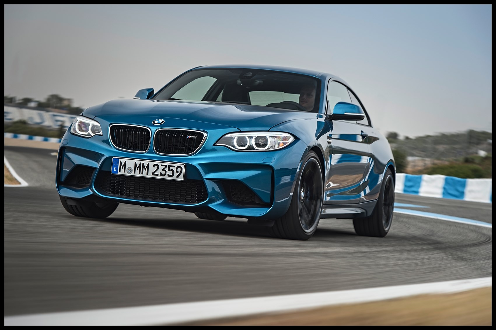 The new 2016 BMW M2