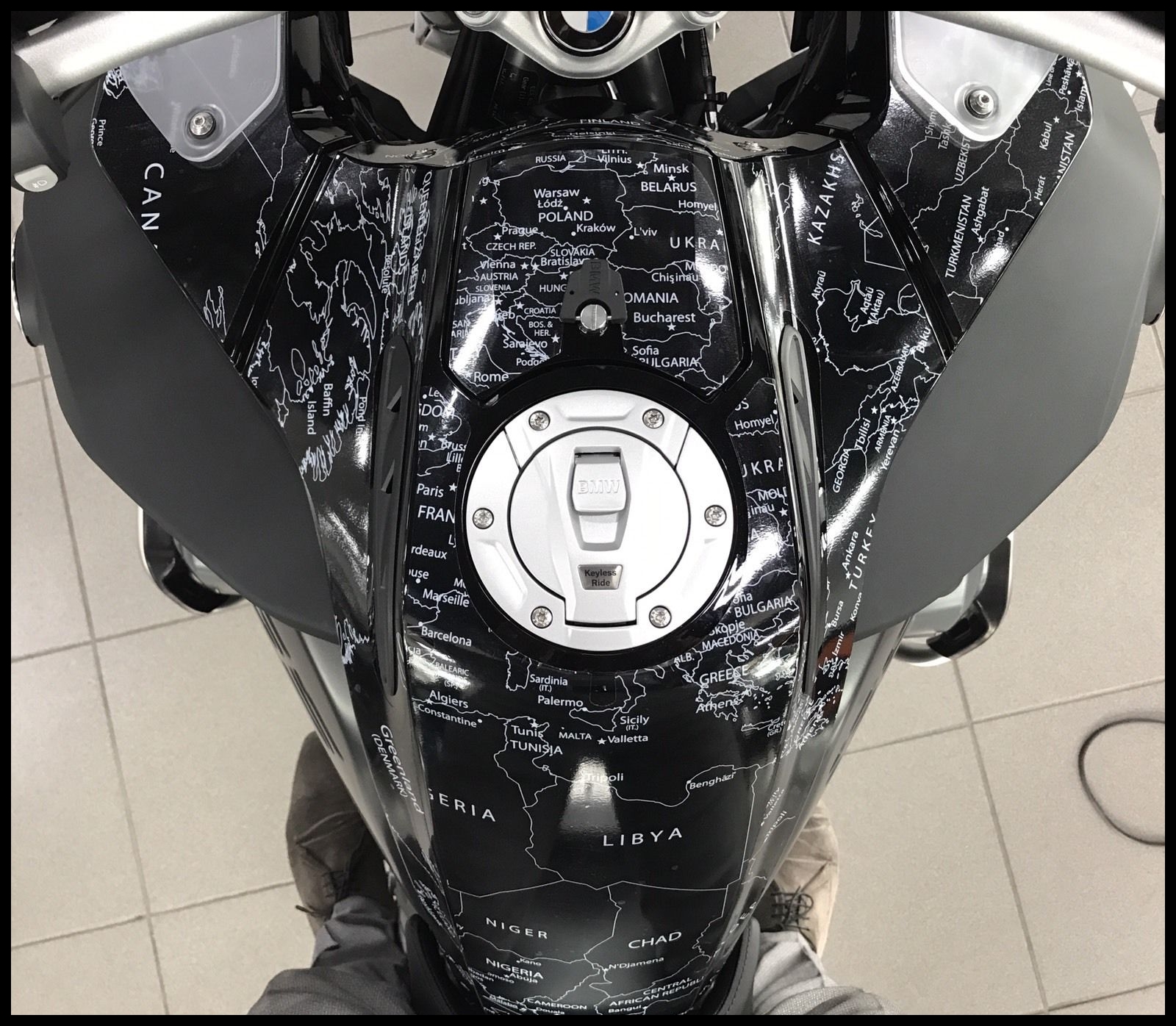 Bmw R 1200 GS Adv LC world stickers decals 14 17 Top tank area