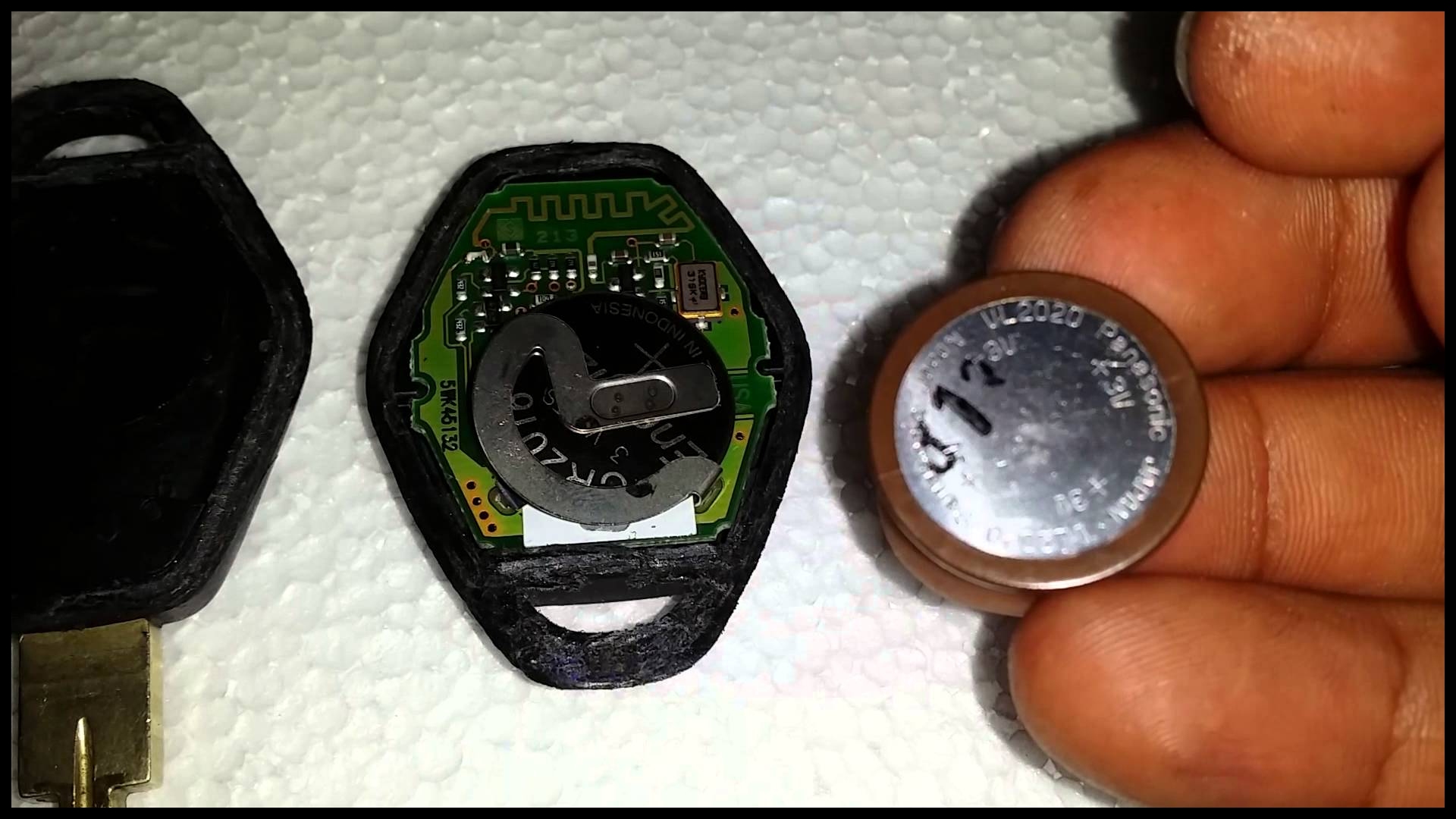 BMW Diamond Shape Ignition Key Fob Battery Removal