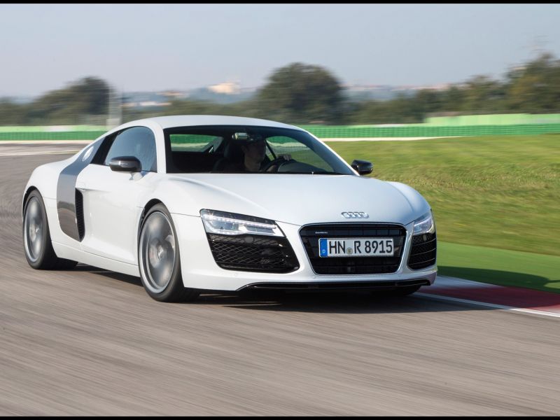 How Fast is A Audi R8
