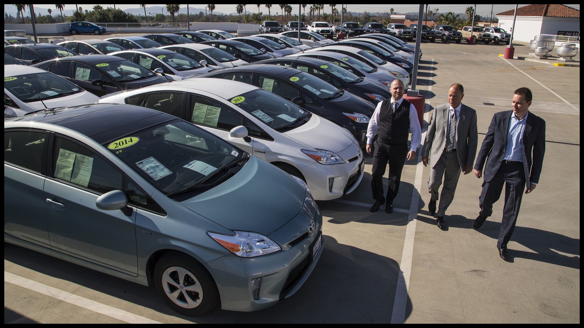Toyota issues a safety recall for 2 4 million Prius Auris hybrids to fix a defect in their electronics Los Angeles Times