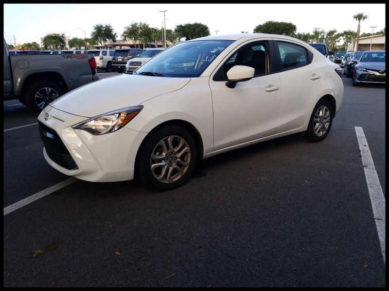 Toyota Yaris Center Console